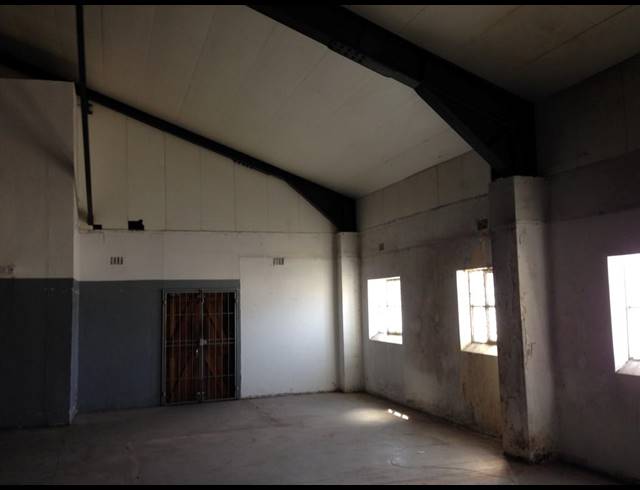 800M² FACTORY TO LET IN AIRPORT INDUSTRIA